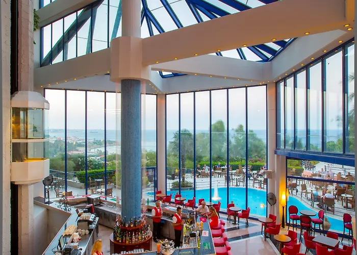 Kresten Palace Ośrodek wypoczynkowy 4*